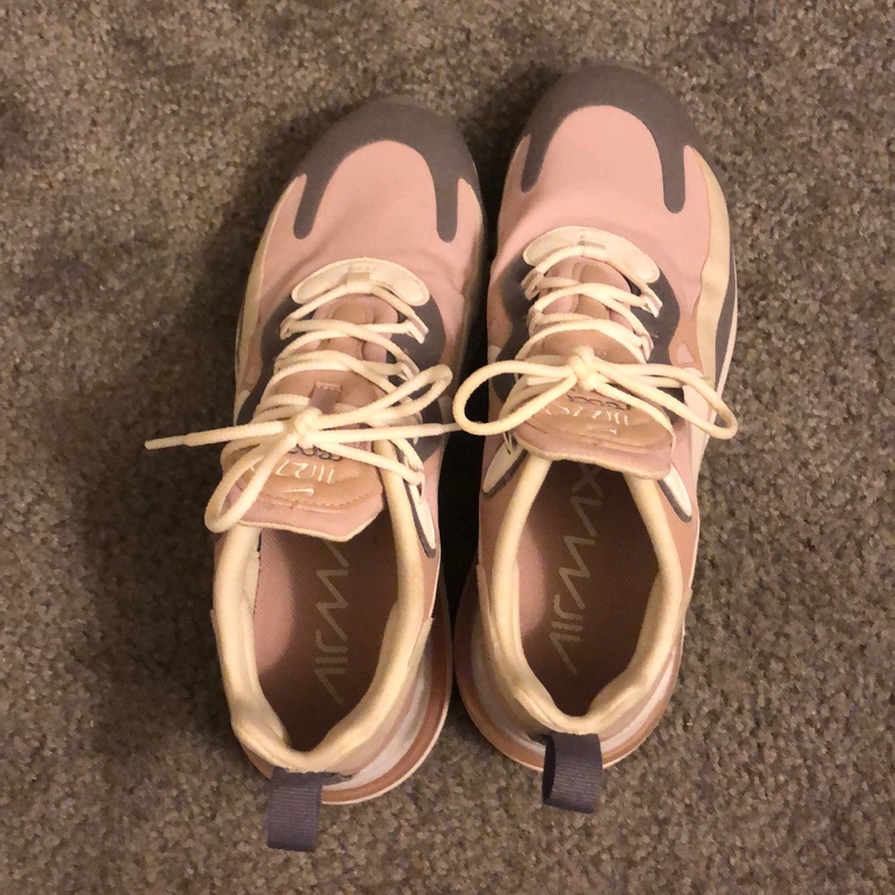 Women’s Nike react tennis shoes